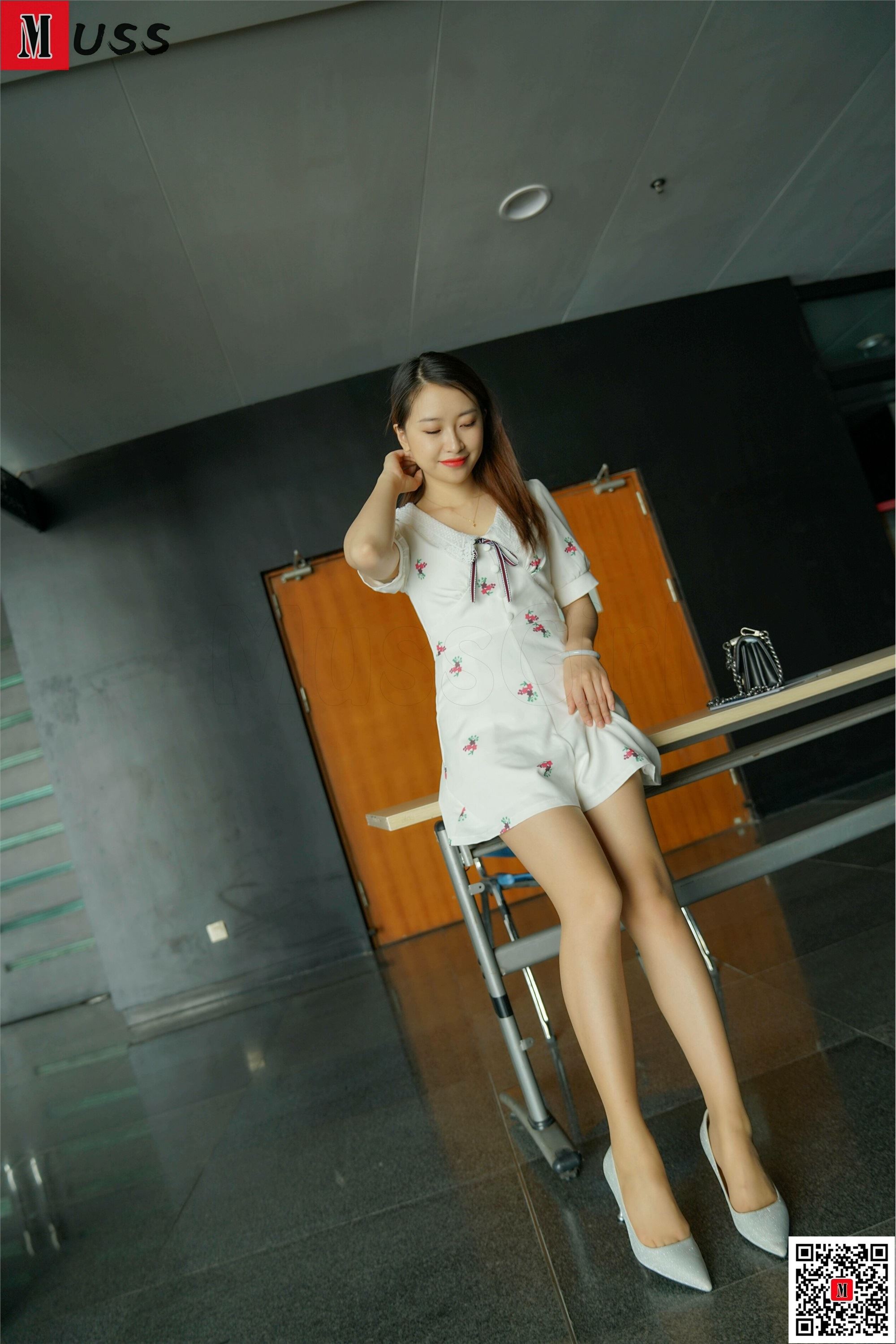 MussGirl慕丝女郎  NO.188 碎花连衣裙肉丝